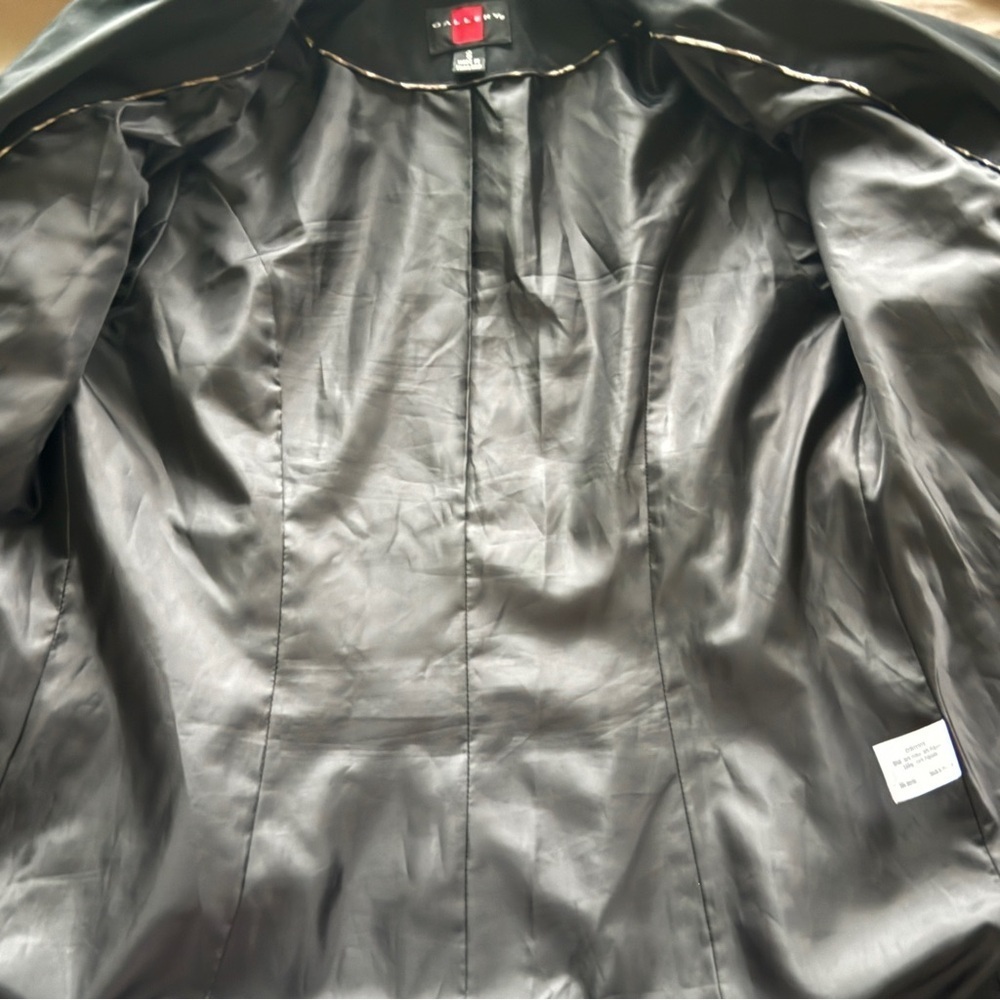Gallery Black Short Belted Trench Coat Button Details - Picture 11 of 16